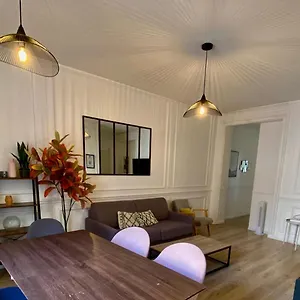 Cocooning Near Champs-elysee Apartment